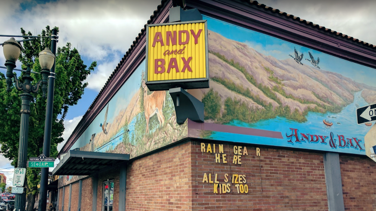 Andy & Bax 130’ mural in the Portland’s Eastside Historic District